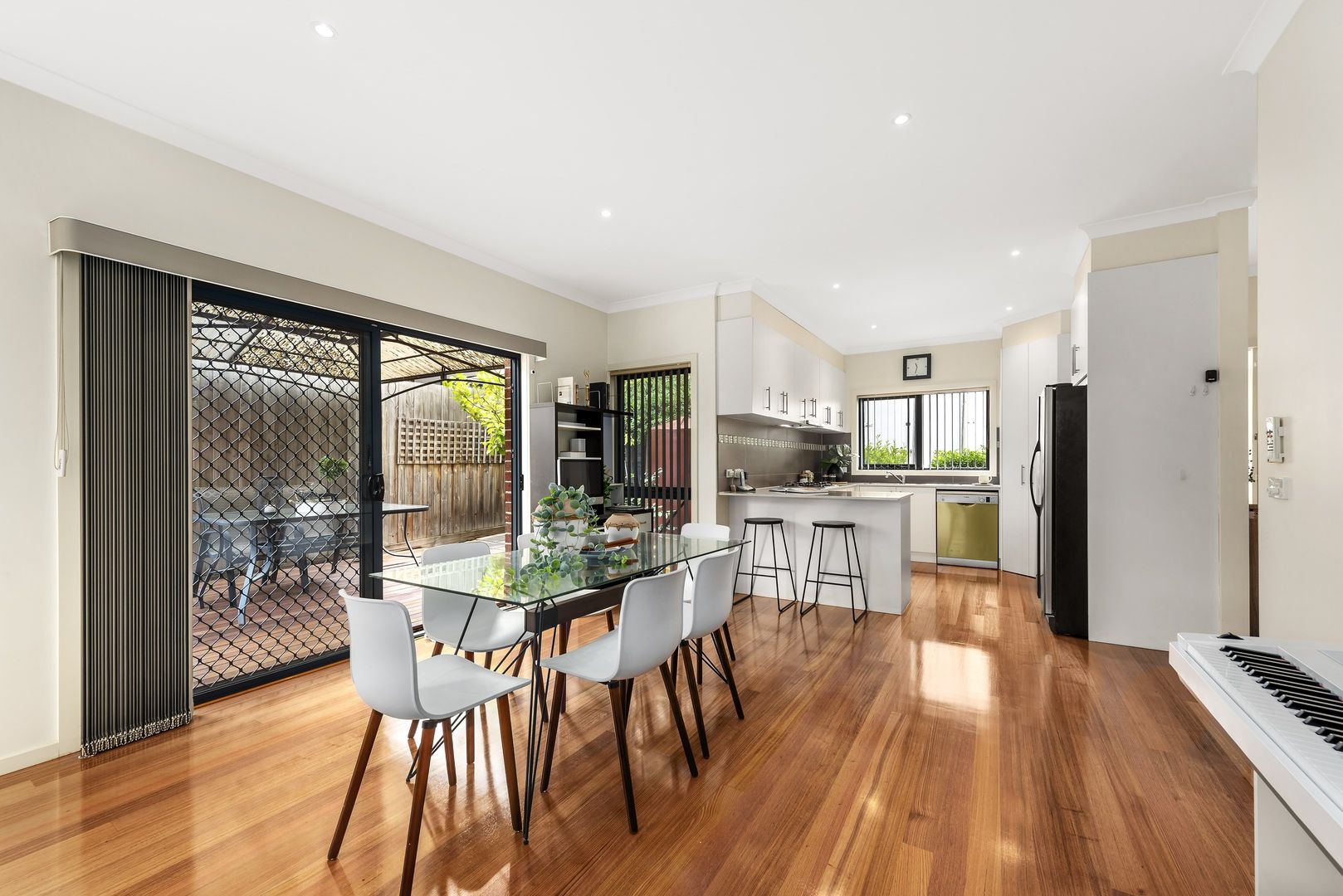 2/183 Greensborough Road, Macleod VIC 3085, Image 2