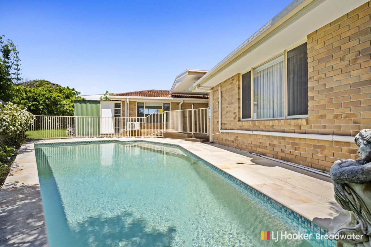 3 bedrooms House in 5 Erica Court LABRADOR QLD, 4215