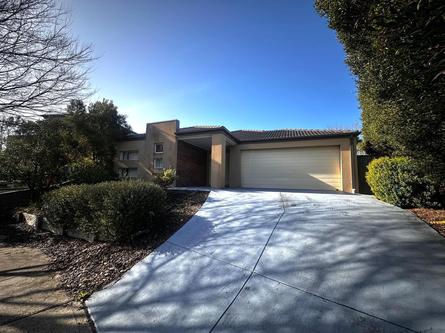 9 Greenview Court, Cranbourne North VIC 3977