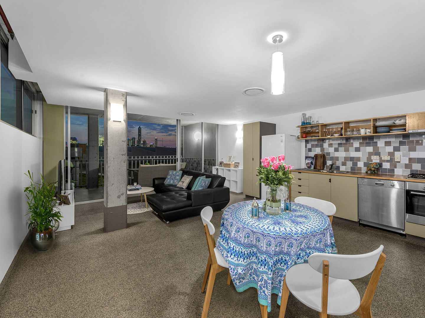 628/8 Skyring Terrace, Teneriffe QLD 4005, Image 2