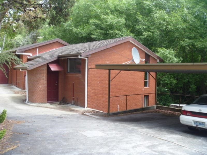 2 bedrooms Townhouse in 280a Churchill Ave SANDY BAY TAS, 7005