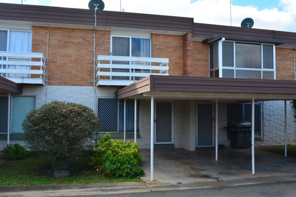 2 bedrooms Apartment / Unit / Flat in 3/9 Whitefriars Street ROCKVILLE QLD, 4350
