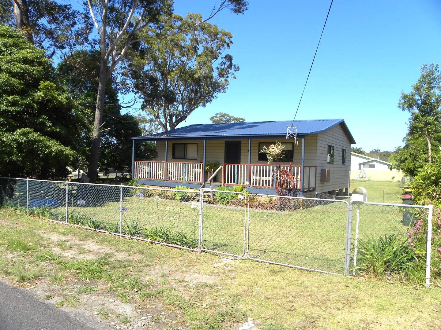 4 Iverison Rd, Sussex Inlet NSW 2540, Image 0