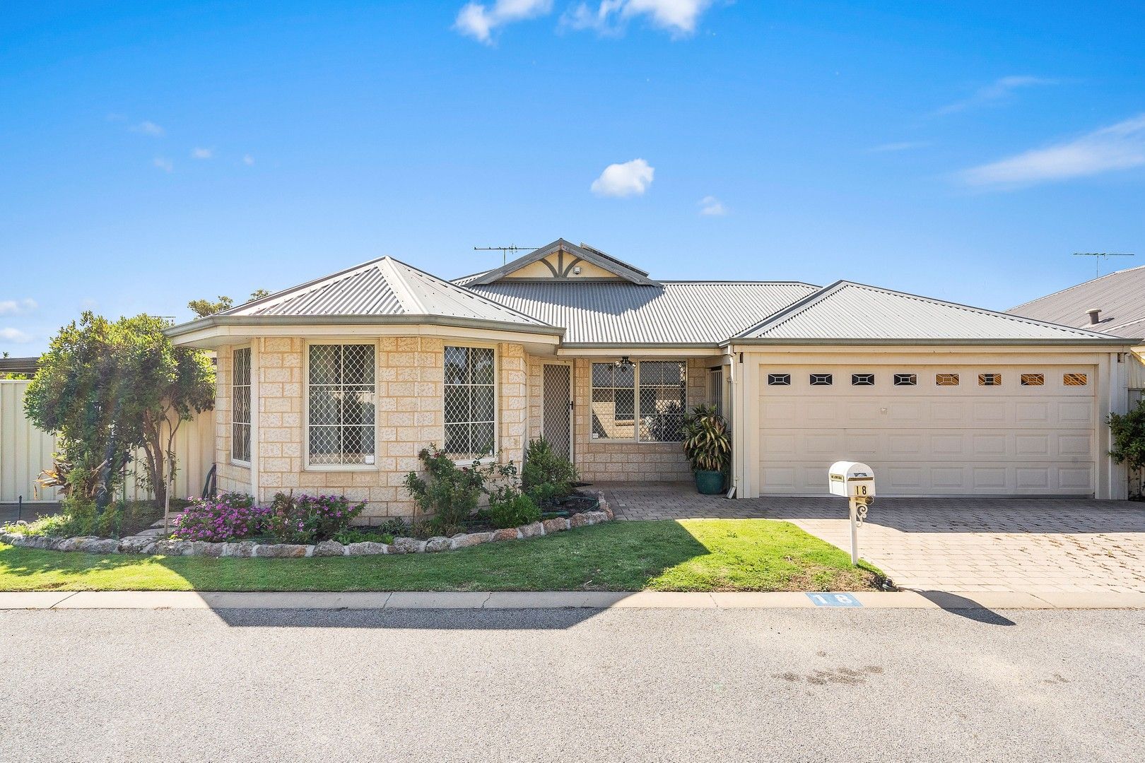 18 Golden Grove, Coodanup WA 6210, Image 0