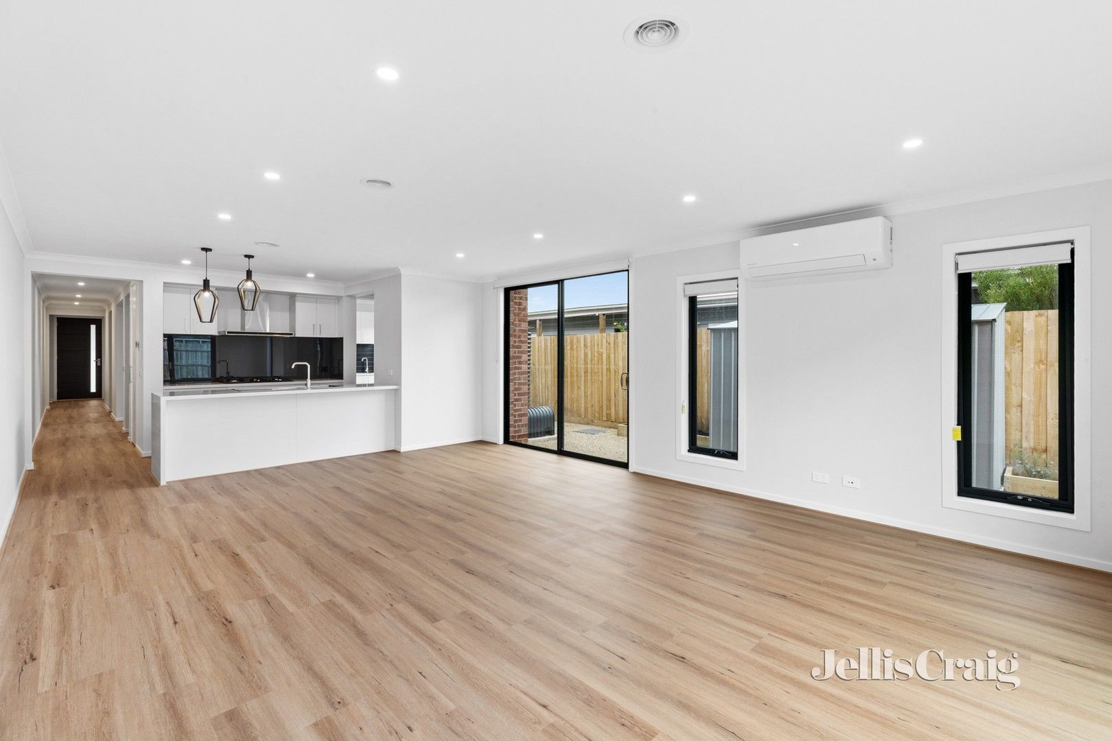 4 bedrooms Townhouse in 192B Wickham Road HIGHETT VIC, 3190