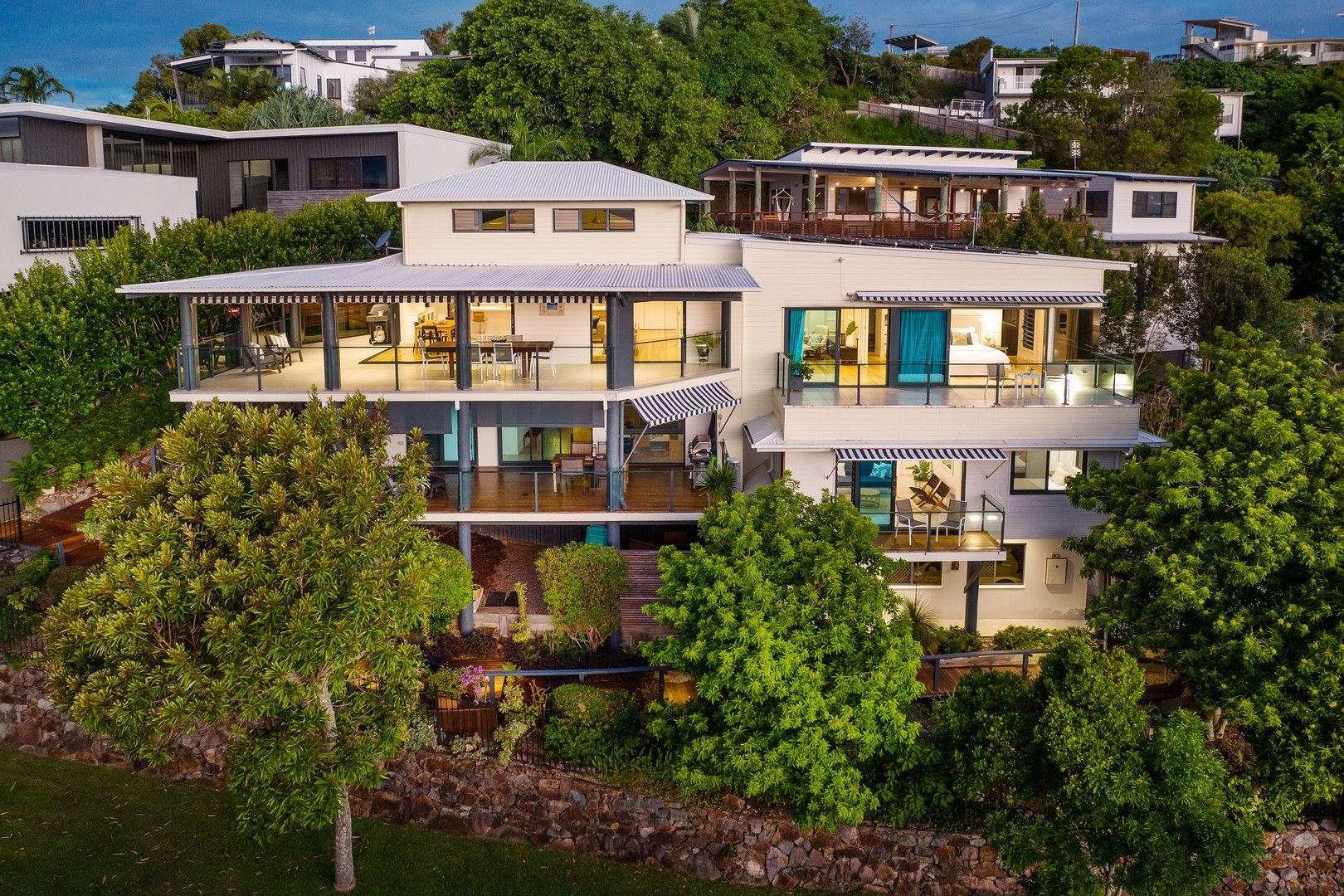 6 bedrooms House in 25 Pacific Heights Court COOLUM BEACH QLD, 4573