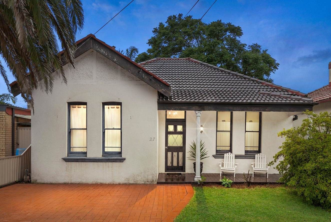 3 bedrooms House in 27 Beamish Street CAMPSIE NSW, 2194