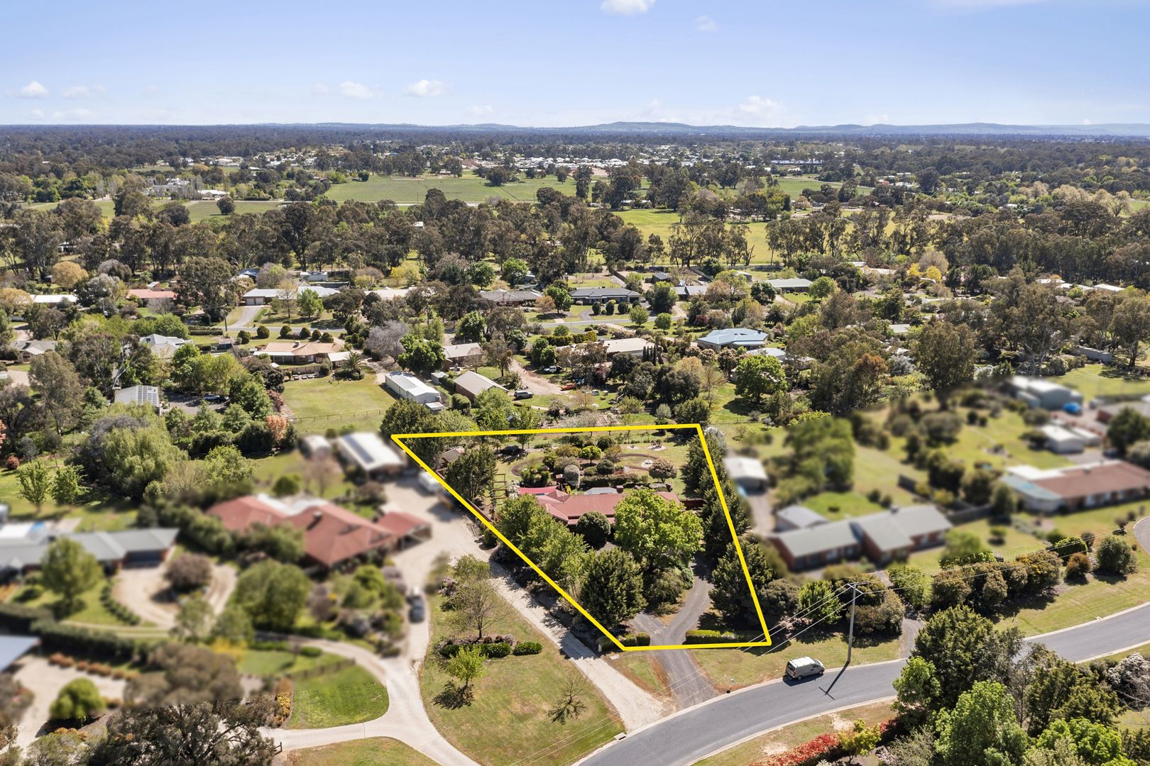 25 Noarana Drive, Benalla VIC 3672, Image 2