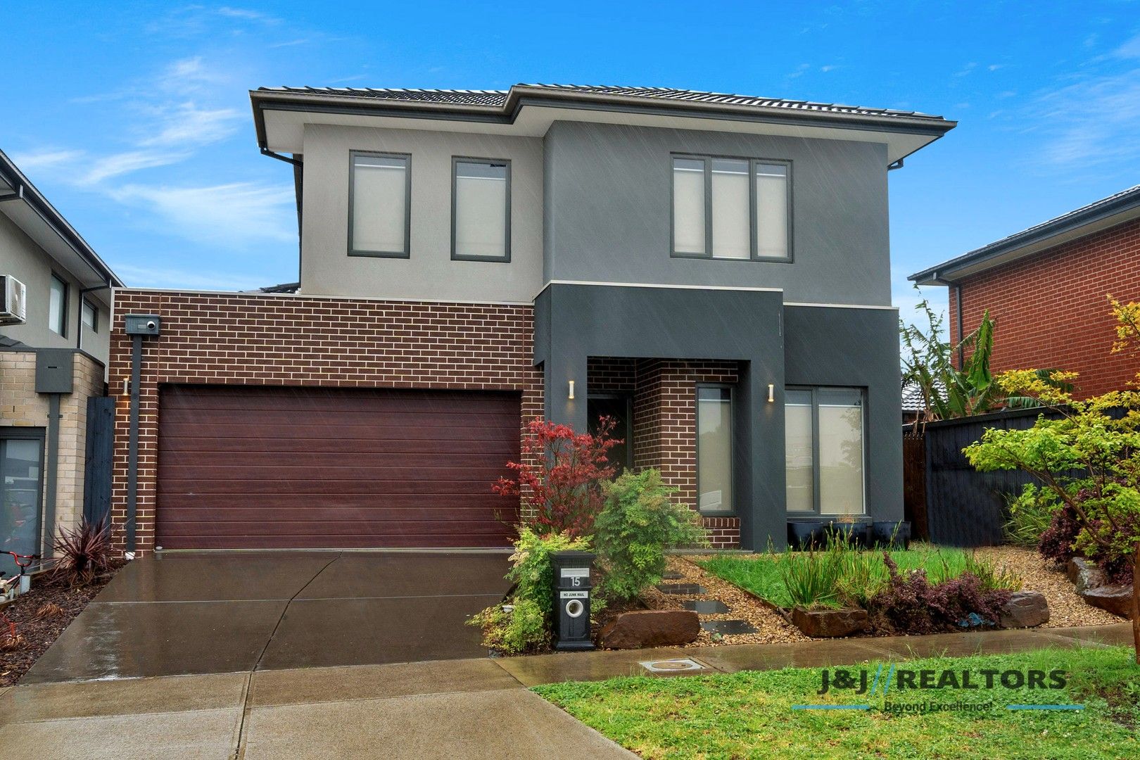 5 bedrooms House in 15 Moroak Crescent CLYDE NORTH VIC, 3978