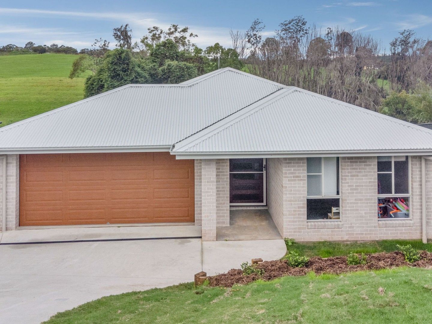 4 bedrooms House in 8 Keoghan Drive GOONELLABAH NSW, 2480