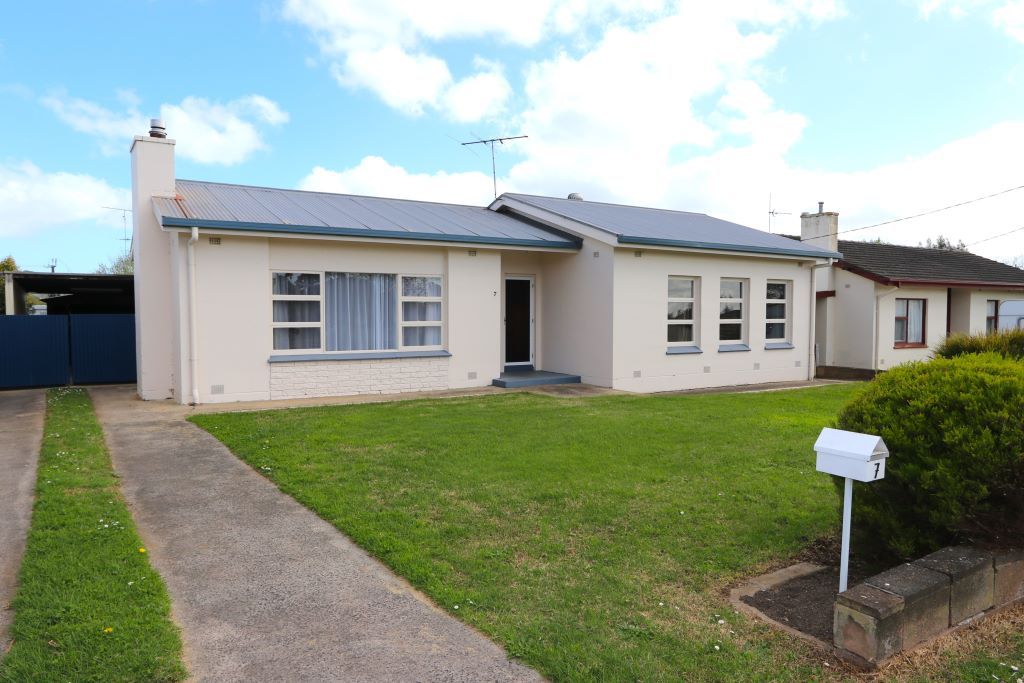 7 Underwood Avenue, Mount Gambier SA 5290 House For Rent Domain