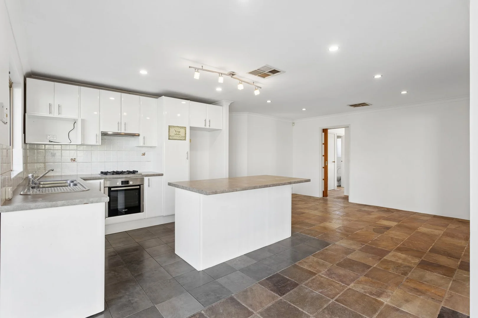 Additional image 6 of 2 Jabiru Rise, Ballajura WA 6066