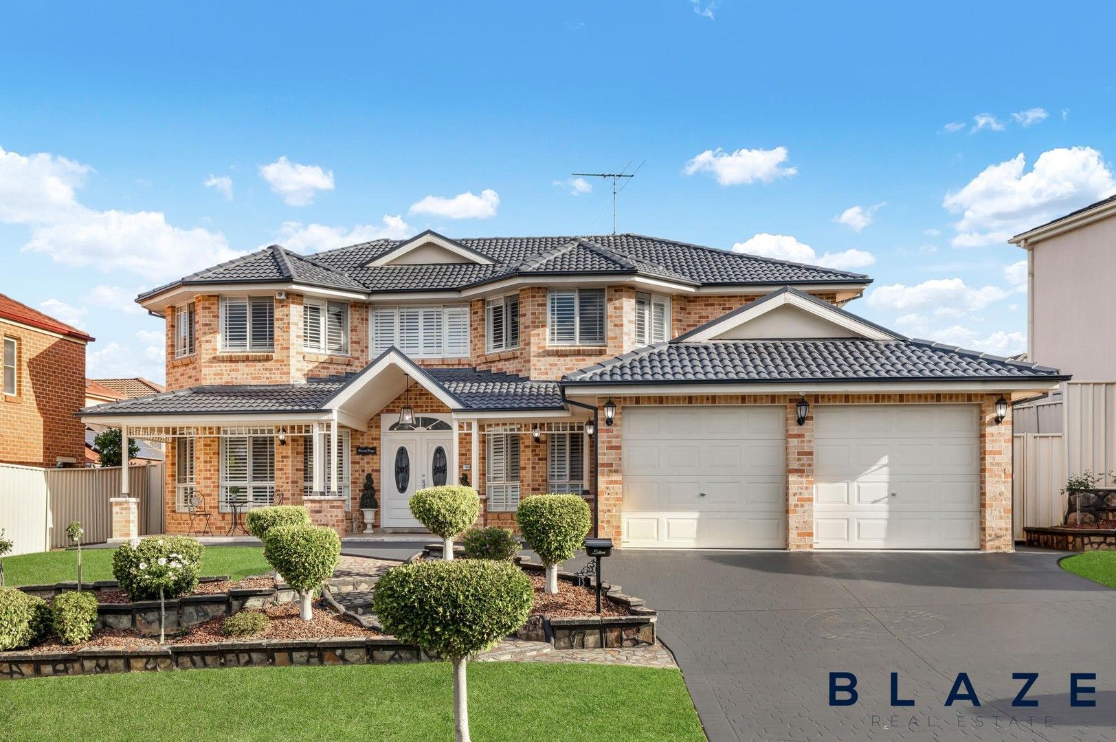 5 bedrooms House in 13 Chadley Place WEST HOXTON NSW, 2171