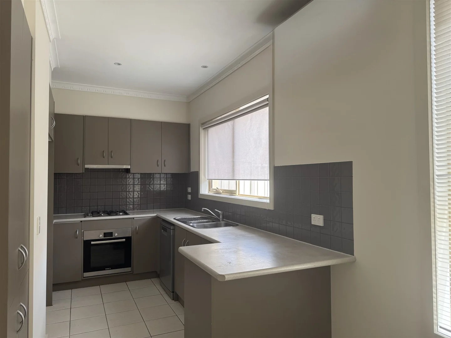 Sydenham VIC 3037 photo 2