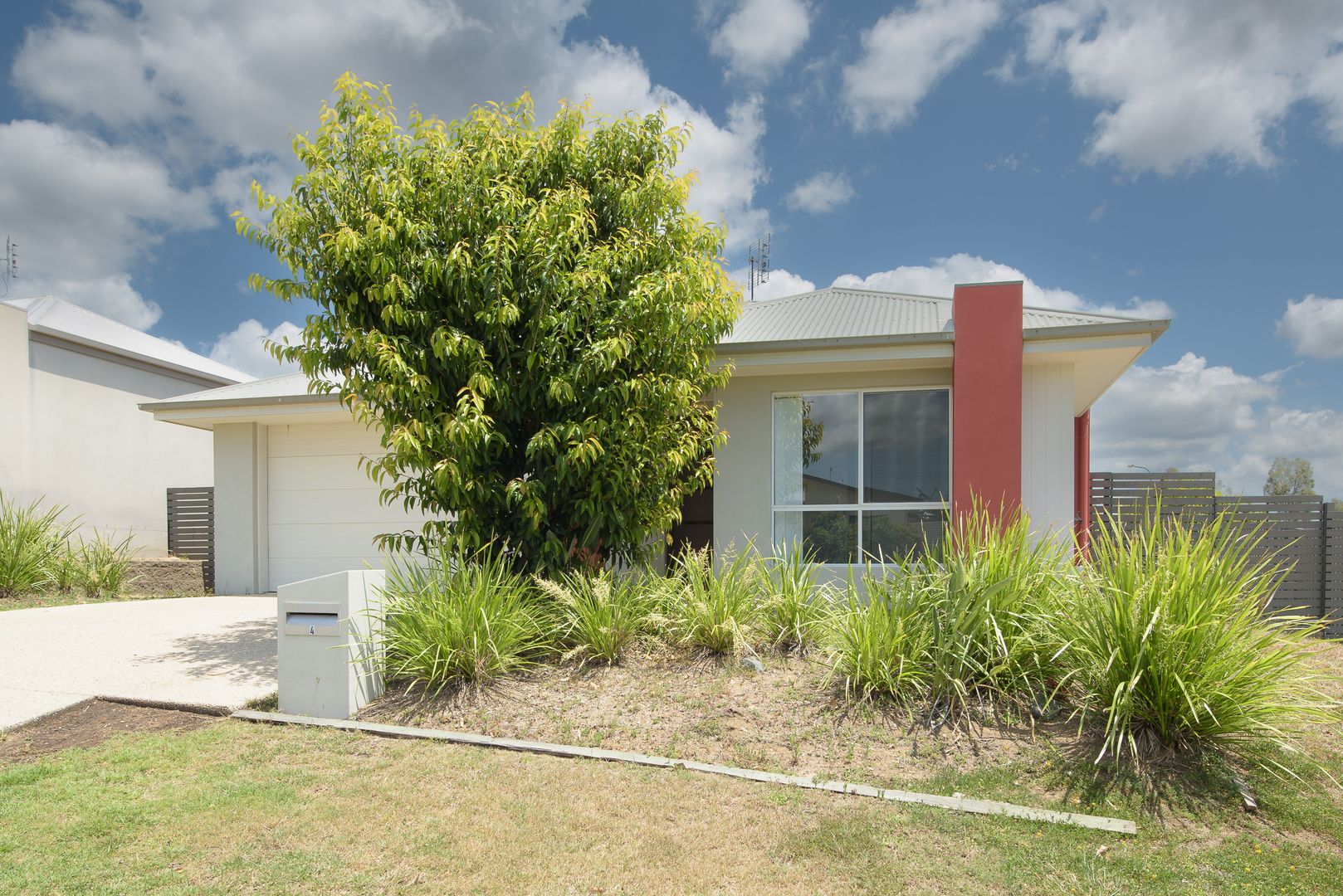 Sold 4 Koolivoo Parade, Boyne Island QLD 4680 on 20 Oct 2022