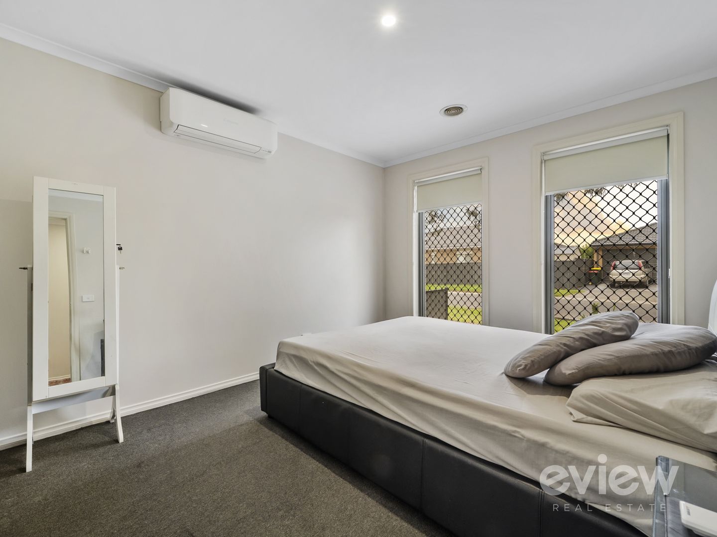 29 Finsbury Crescent, Manor Lakes VIC 3024, Image 2