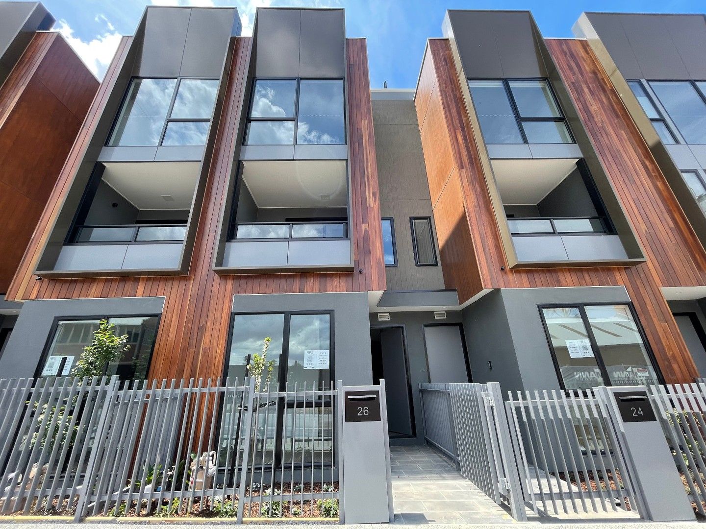 2 bedrooms Townhouse in 26 Joel Terrace ALPHINGTON VIC, 3078