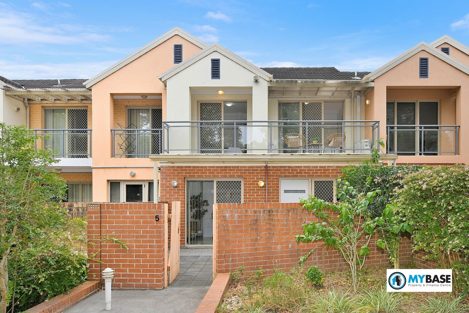 4 bedrooms Townhouse in 5/68-72 Second Ave CAMPSIE NSW, 2194