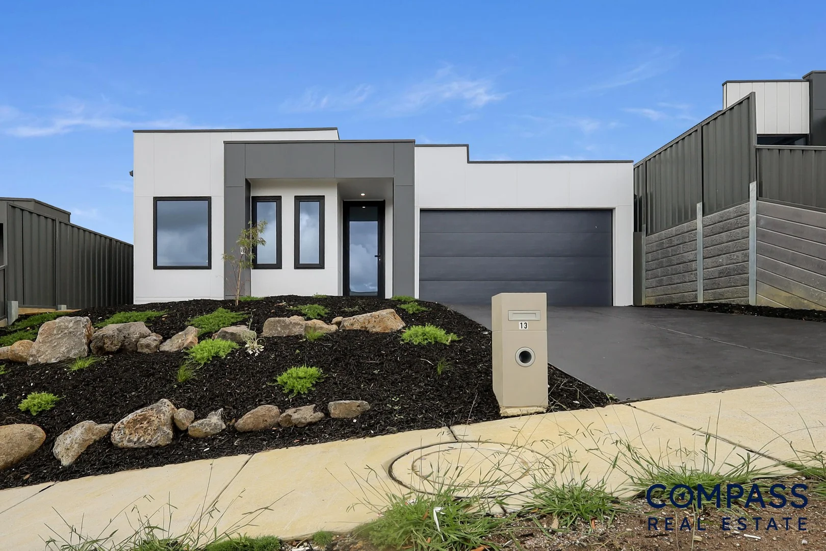 13 Jules Way, Pakenham VIC 3810