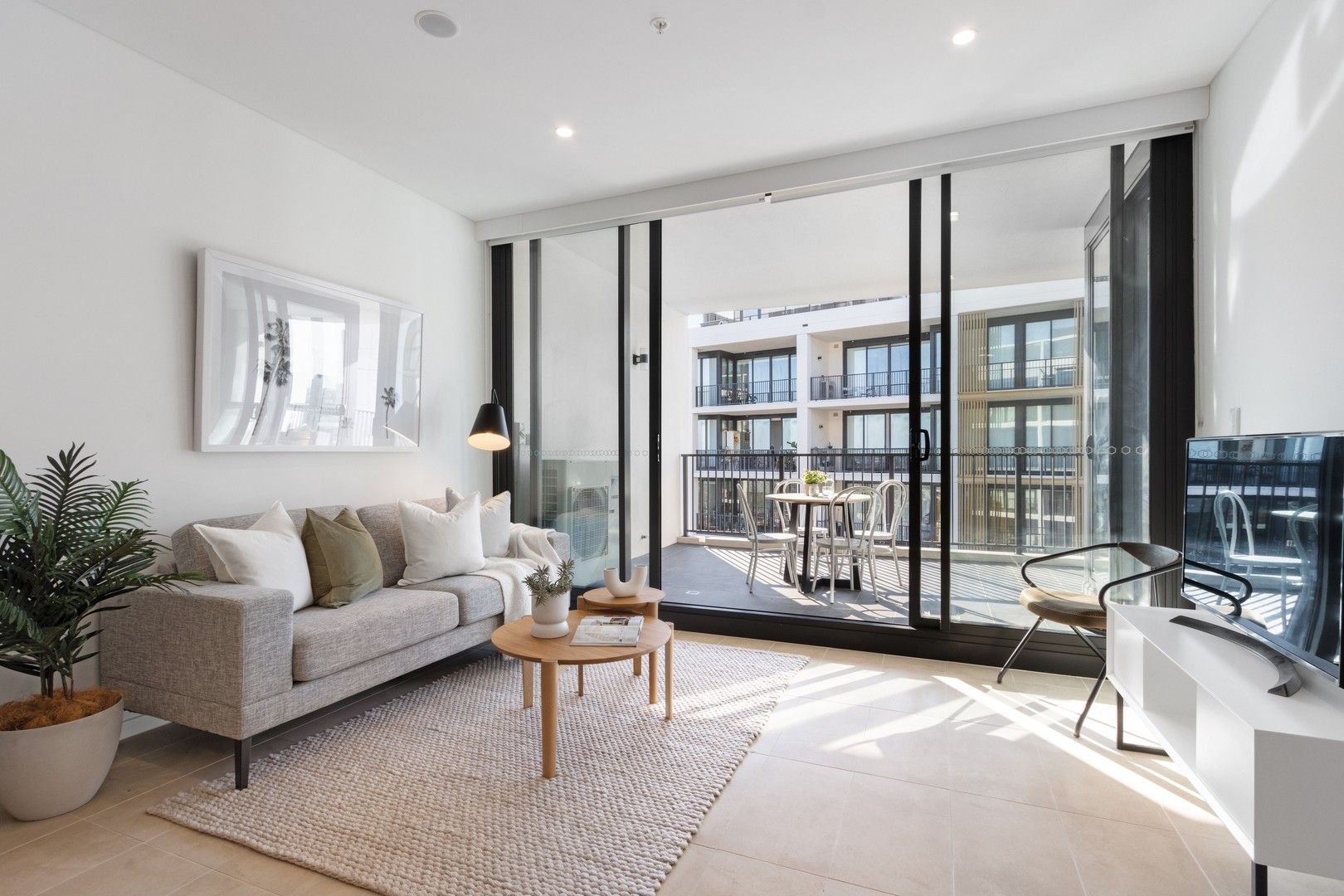 1 bedrooms Apartment / Unit / Flat in 1007/3 Blake Street KOGARAH NSW, 2217