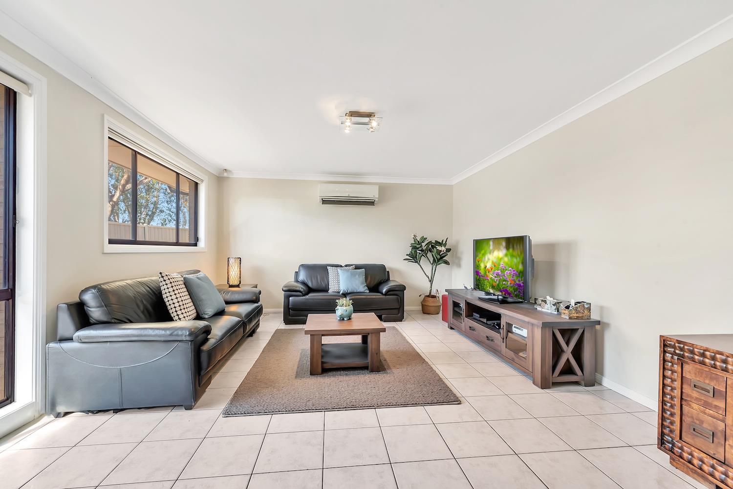 23 Mawbanna Close, West Hoxton NSW 2171, Image 2