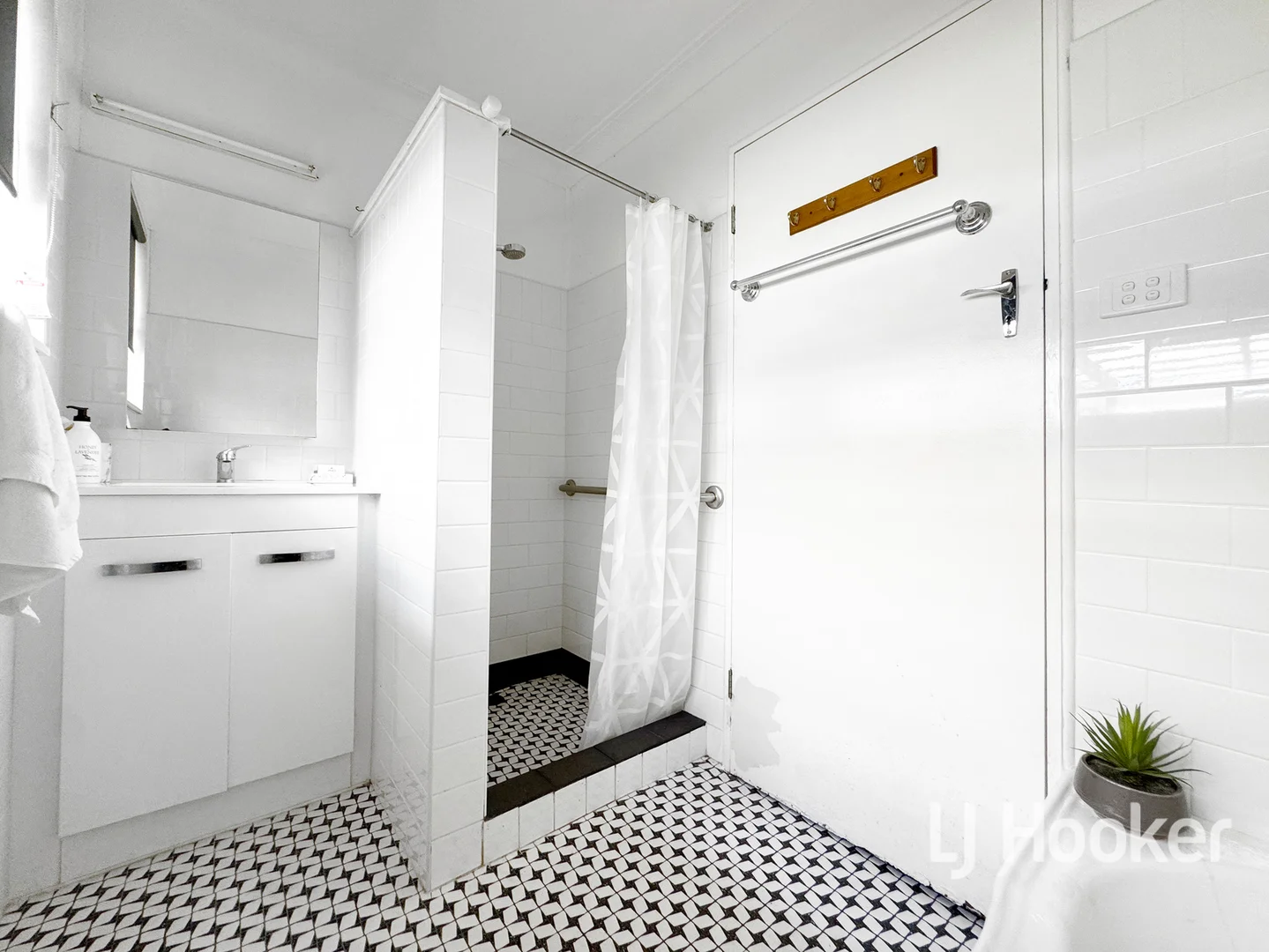 Additional image 6 of 8 Lauder Street, Inverell NSW 2360