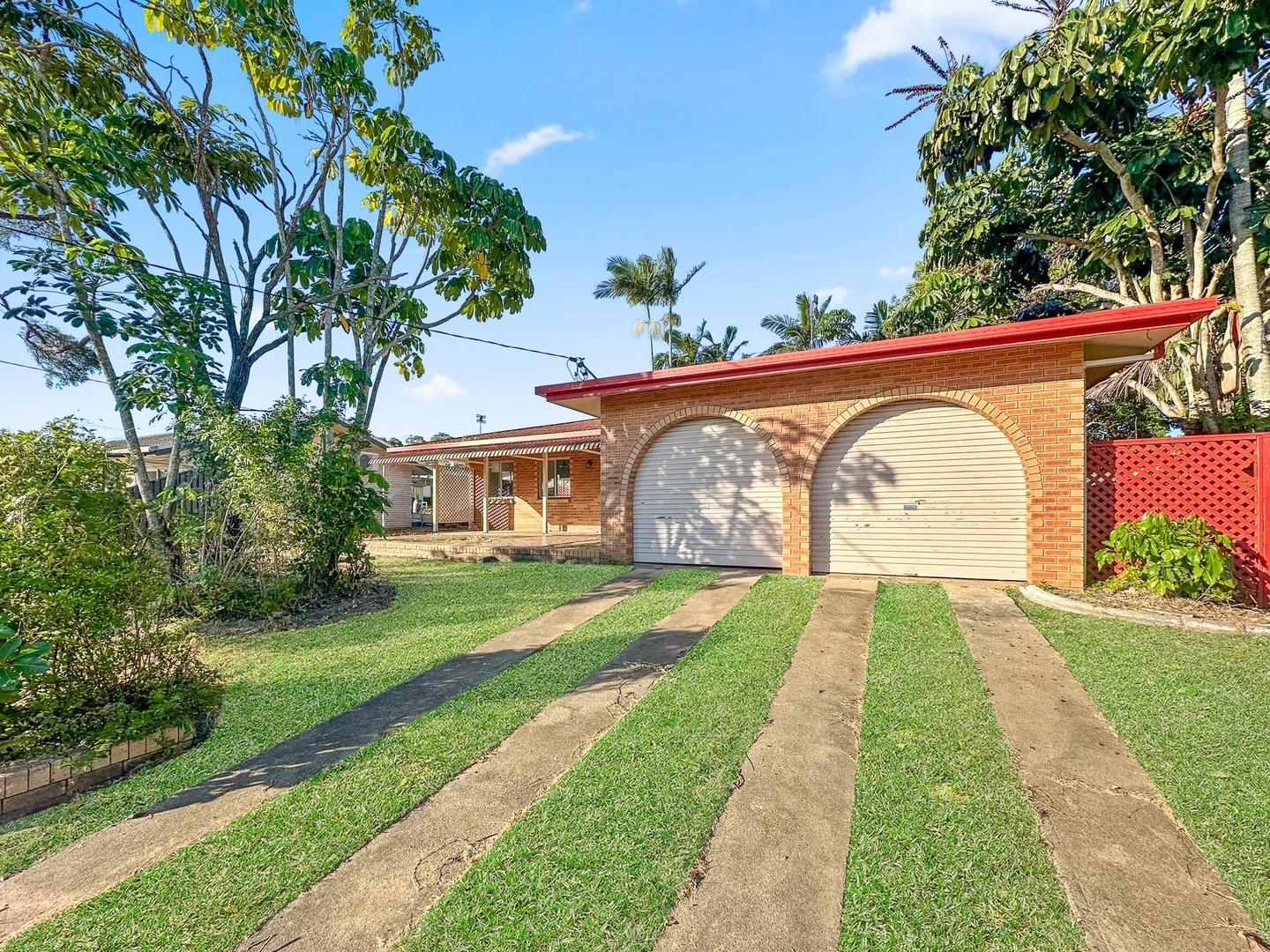 15 Saunders Street, Point Vernon QLD 4655