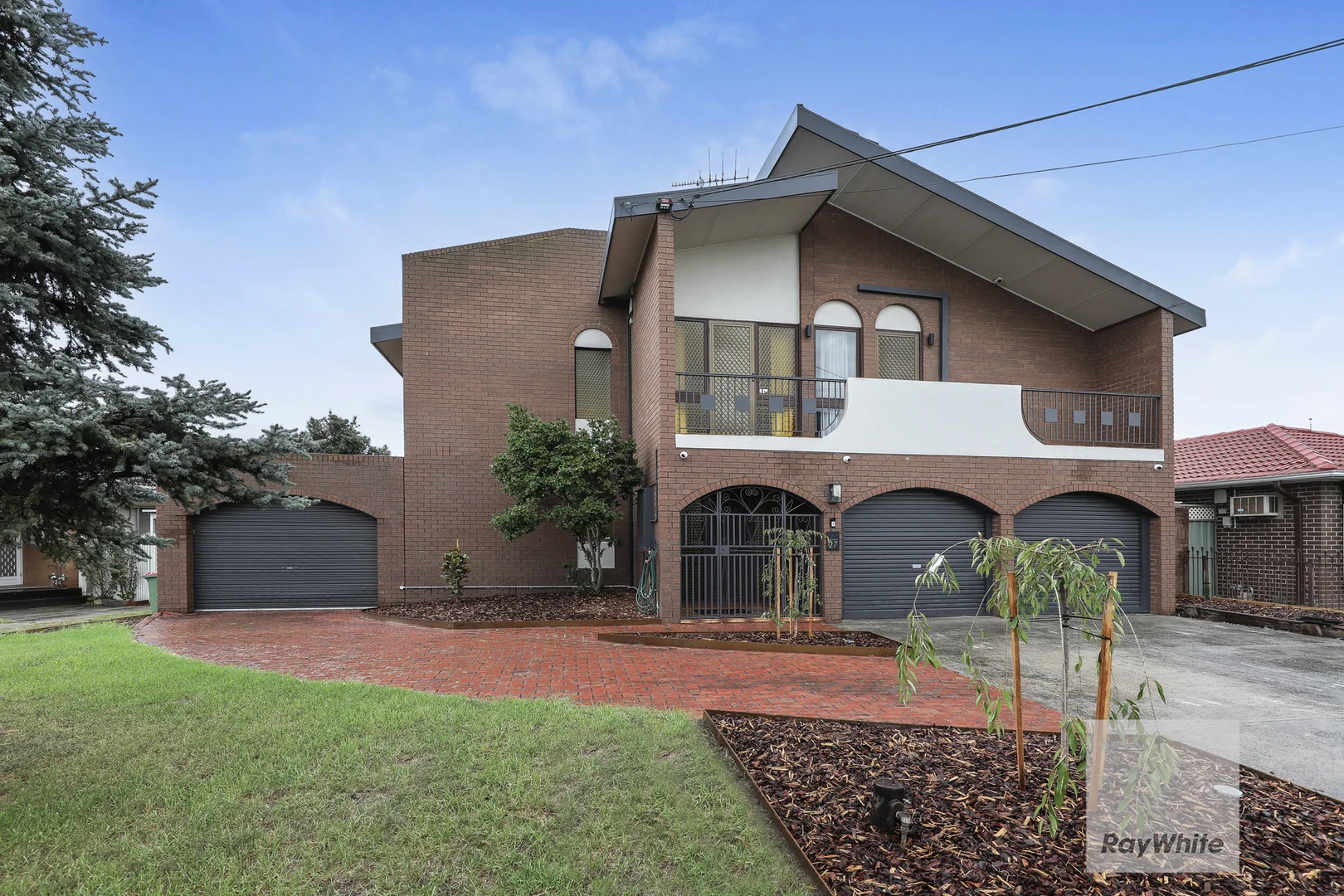 Additional image 2 of 27 Woodstock Drive, Gladstone Park VIC 3043