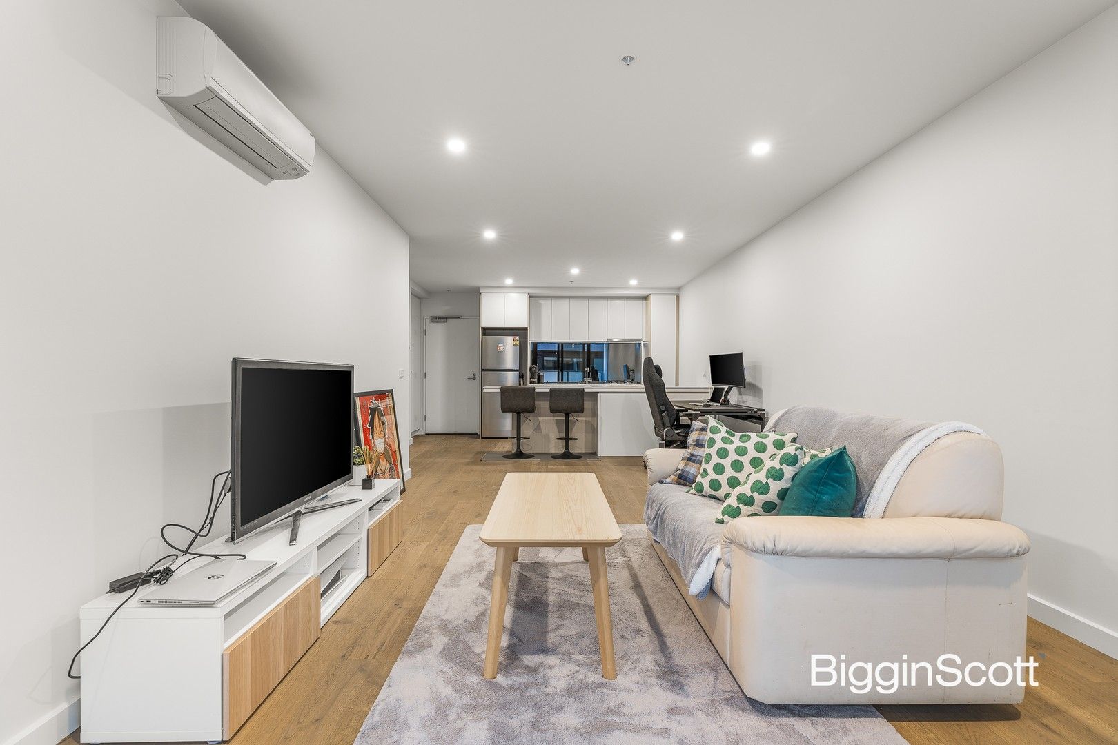 2 bedrooms Apartment / Unit / Flat in 708/600 Doncaster Road DONCASTER VIC, 3108