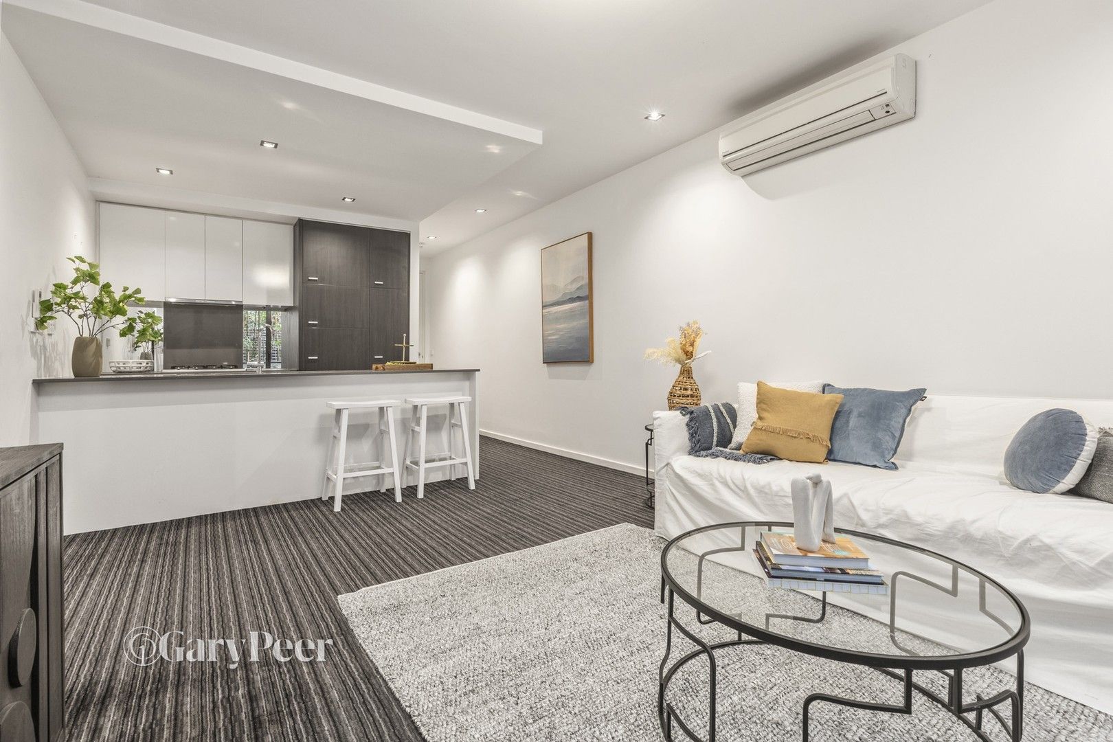 2 bedrooms Apartment / Unit / Flat in 22/17 Robe Street ST KILDA VIC, 3182