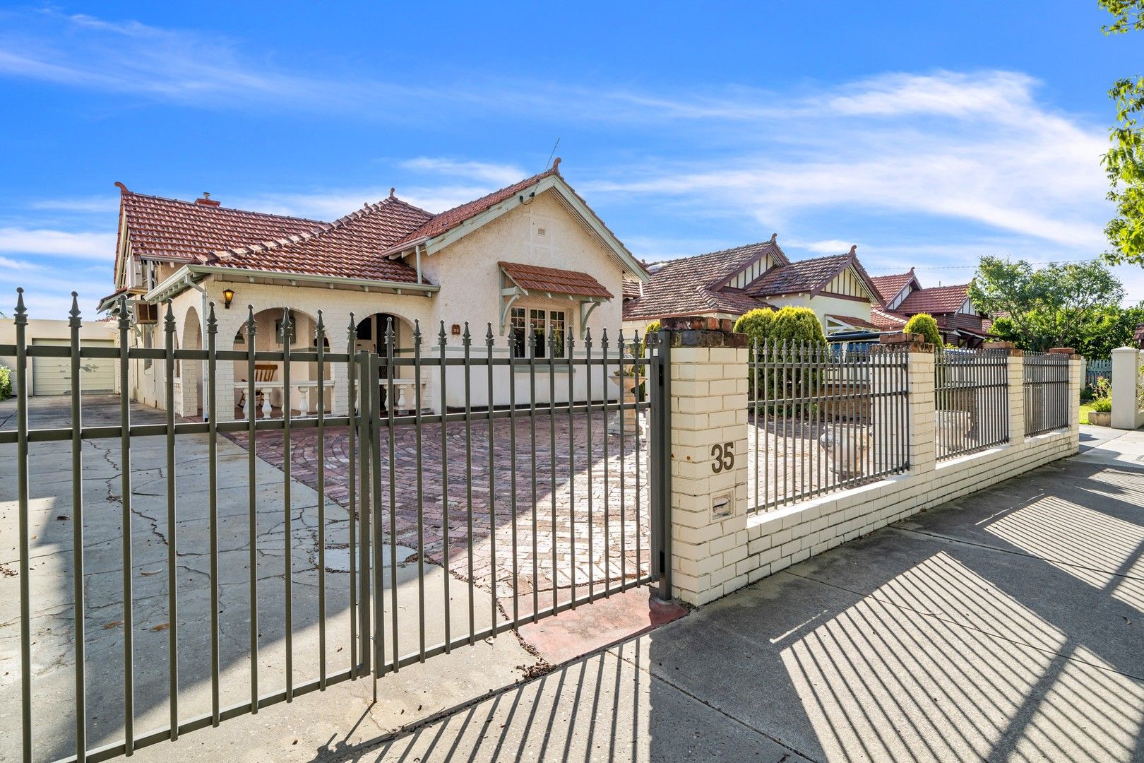 3 bedrooms House in 35 Normanby Rd INGLEWOOD WA, 6052