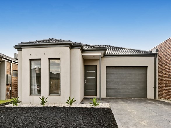 2/5 The Grove , Melton West VIC 3337