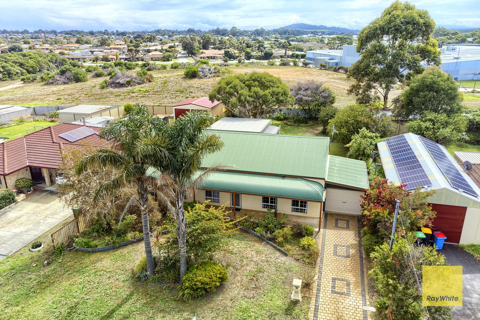 24 Abercorn Street, Orana WA 6330, Image 2