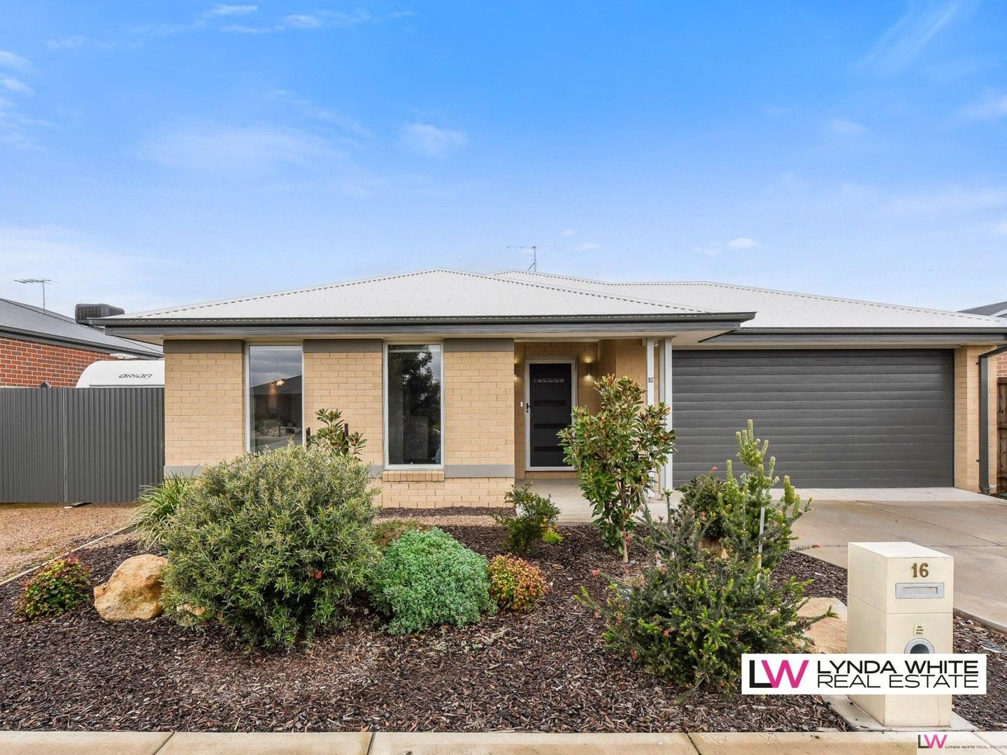 4 bedrooms House in 16 Seacrest Drive COWES VIC, 3922