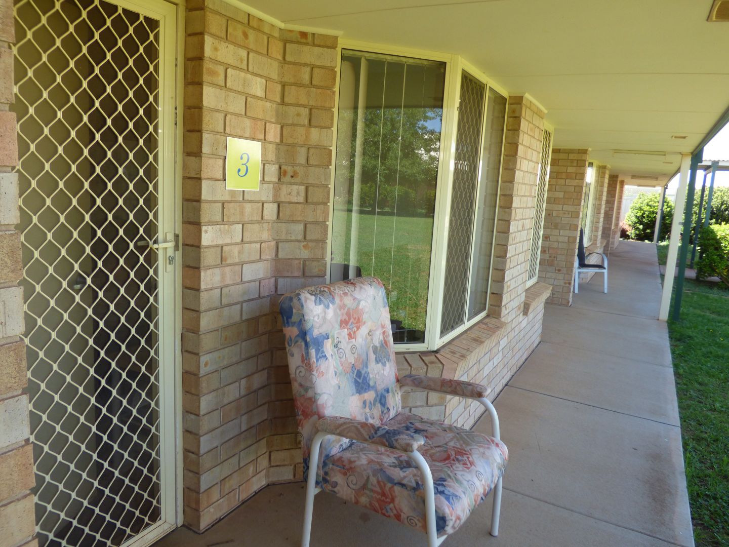 3/115 Clifton Boulevard, Griffith NSW 2680, Image 2