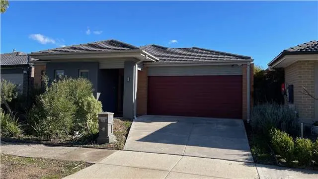 Amazing Family Home in Alamanda Estate, Point Cook