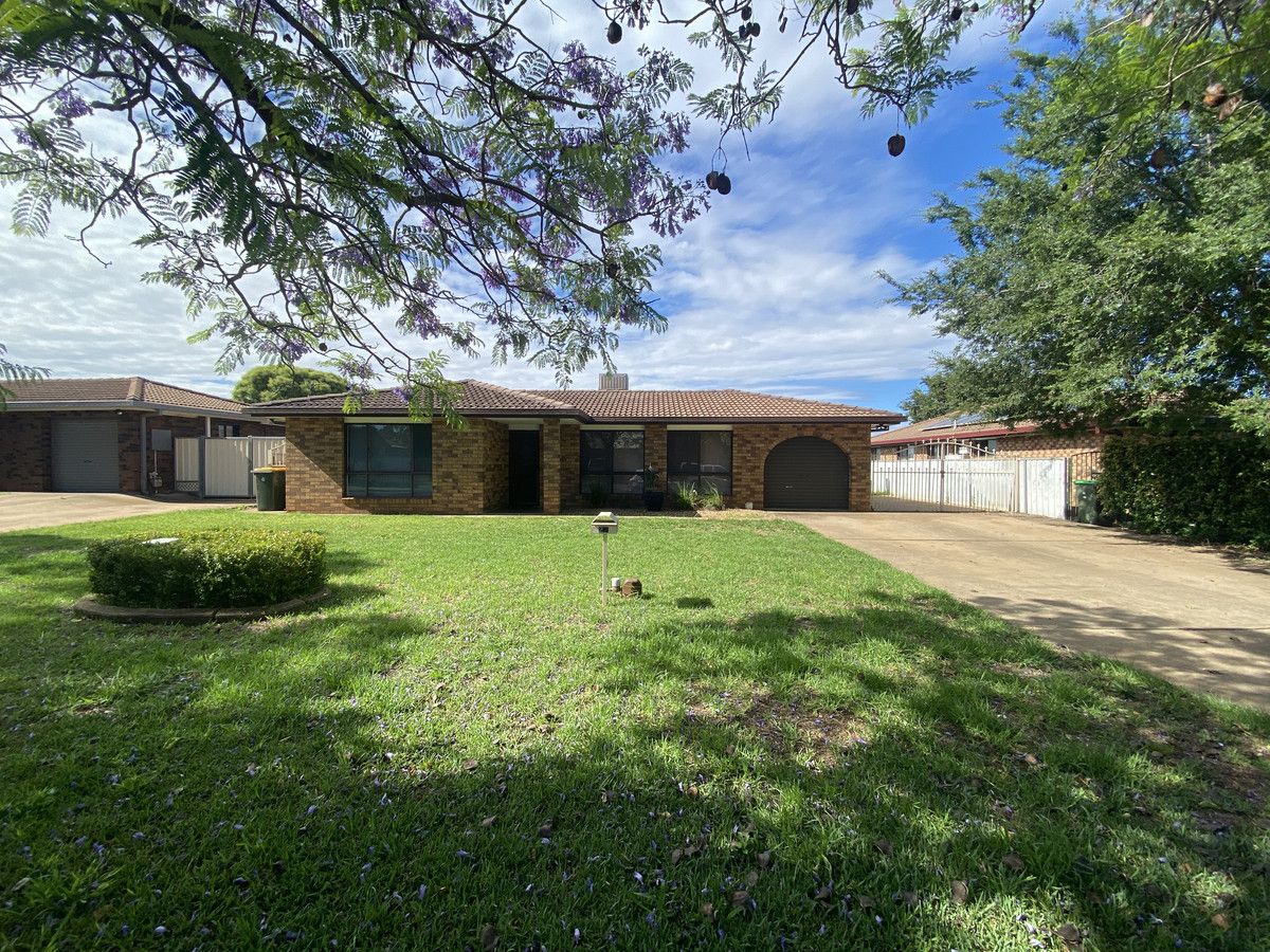 3 bedrooms House in 27 Chifley Drive DUBBO NSW, 2830