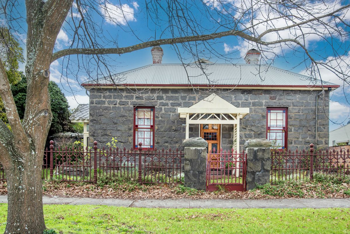 30 Burns Street, Hamilton VIC 3300 Domain