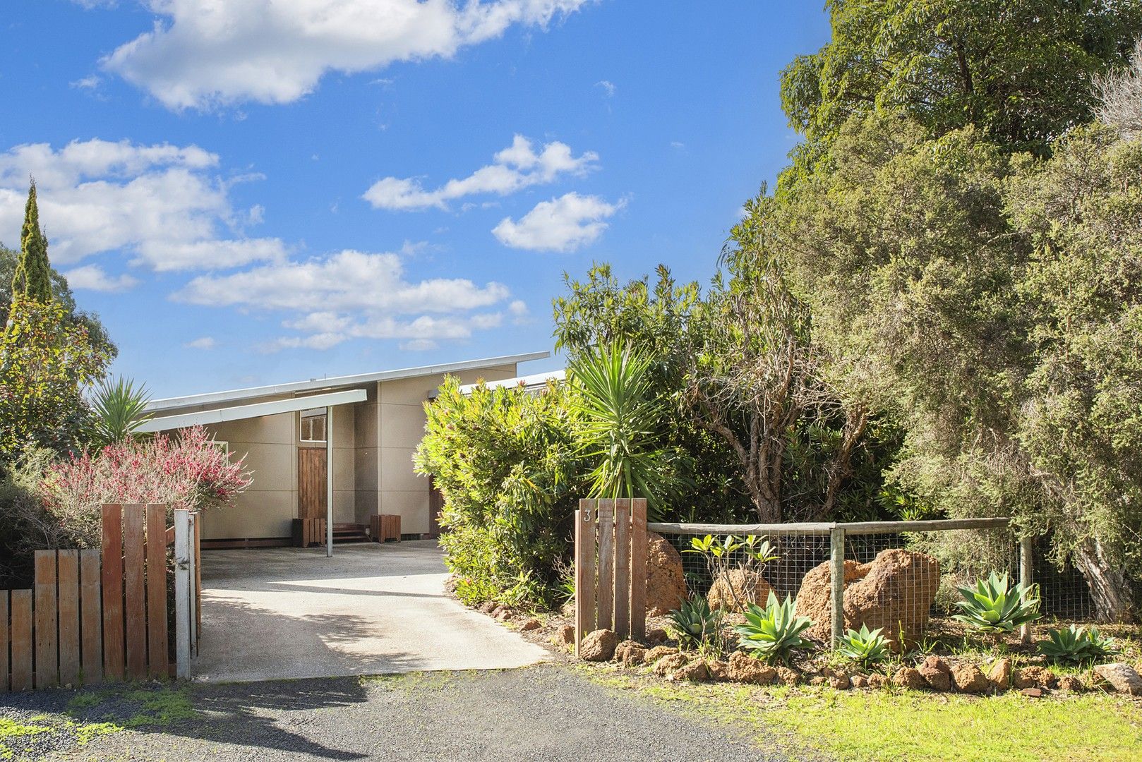 4 bedrooms House in 3 Waverley Road COWARAMUP WA, 6284