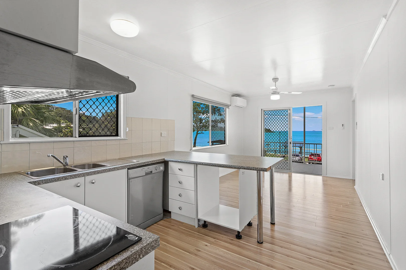 Additional image 7 of 4/40 Coral Esplanade, Cannonvale QLD 4802