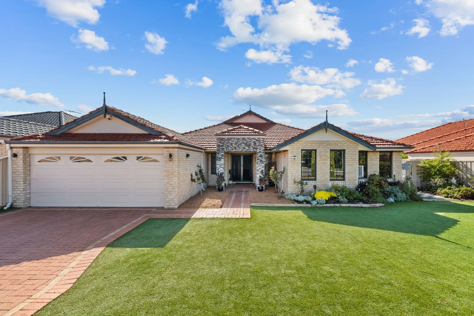 27 Kingsland Loop, Canning Vale WA 6155