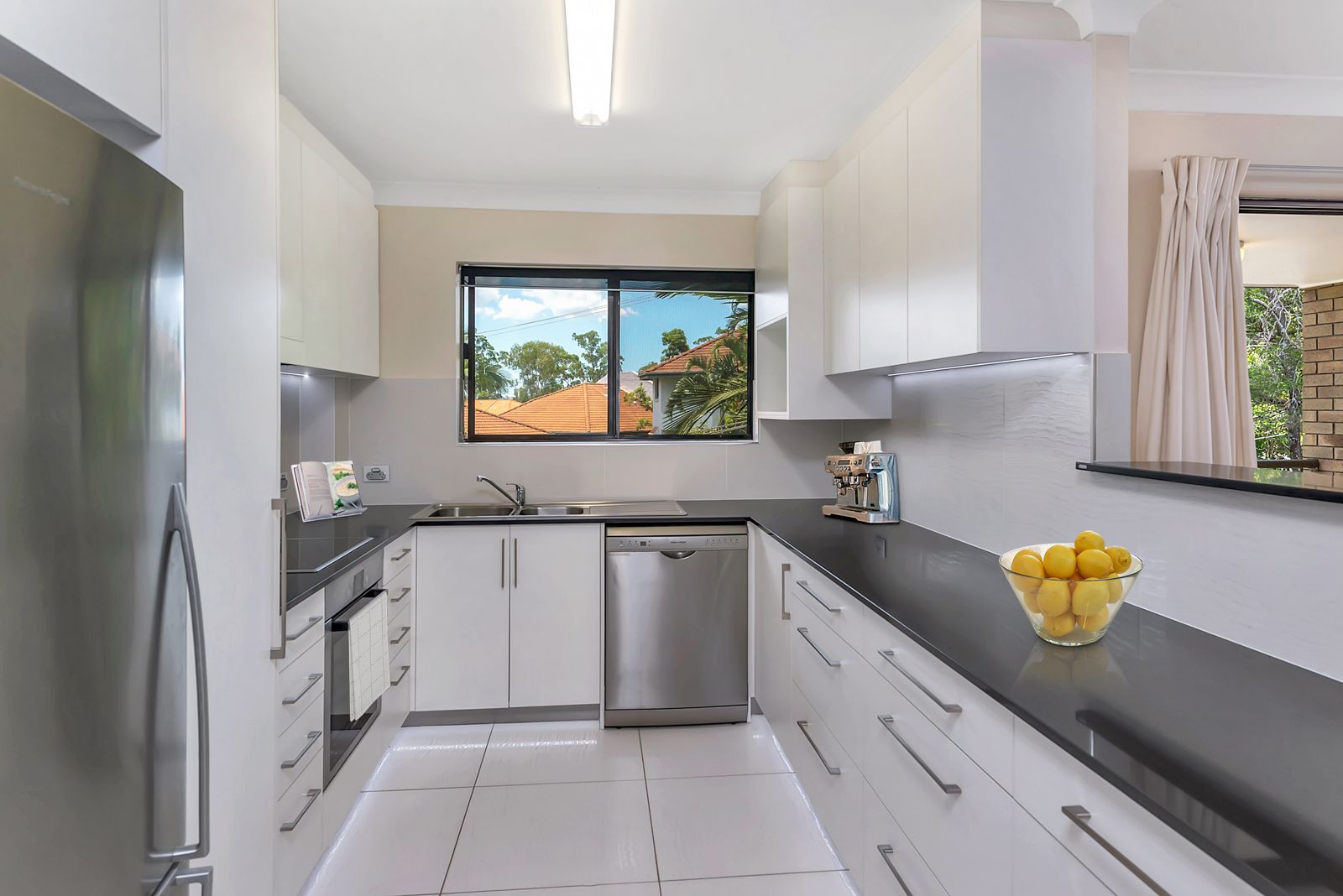 2 bedrooms Apartment / Unit / Flat in 9/37 Alexandra Ave TARINGA QLD, 4068