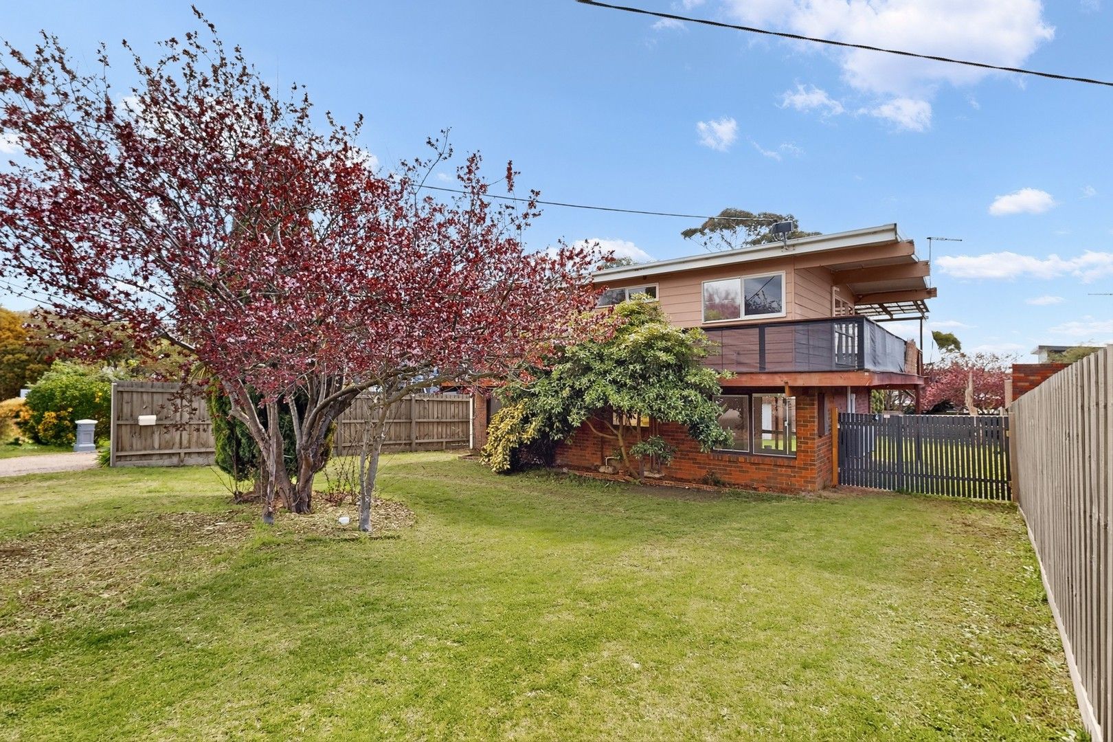 3 bedrooms House in 10 Dahlia Street DROMANA VIC, 3936