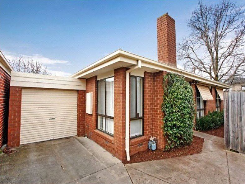 3 bedrooms Apartment / Unit / Flat in 14B Donald Street MOUNT WAVERLEY VIC, 3149