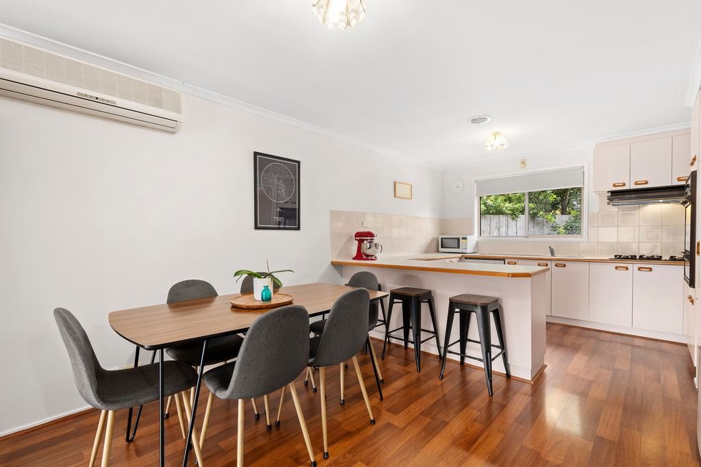 2/4 Lukin Court, Mill Park VIC 3082, Image 2