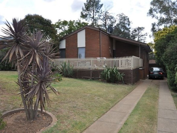 11 Ross Place, Mitchell NSW 2795