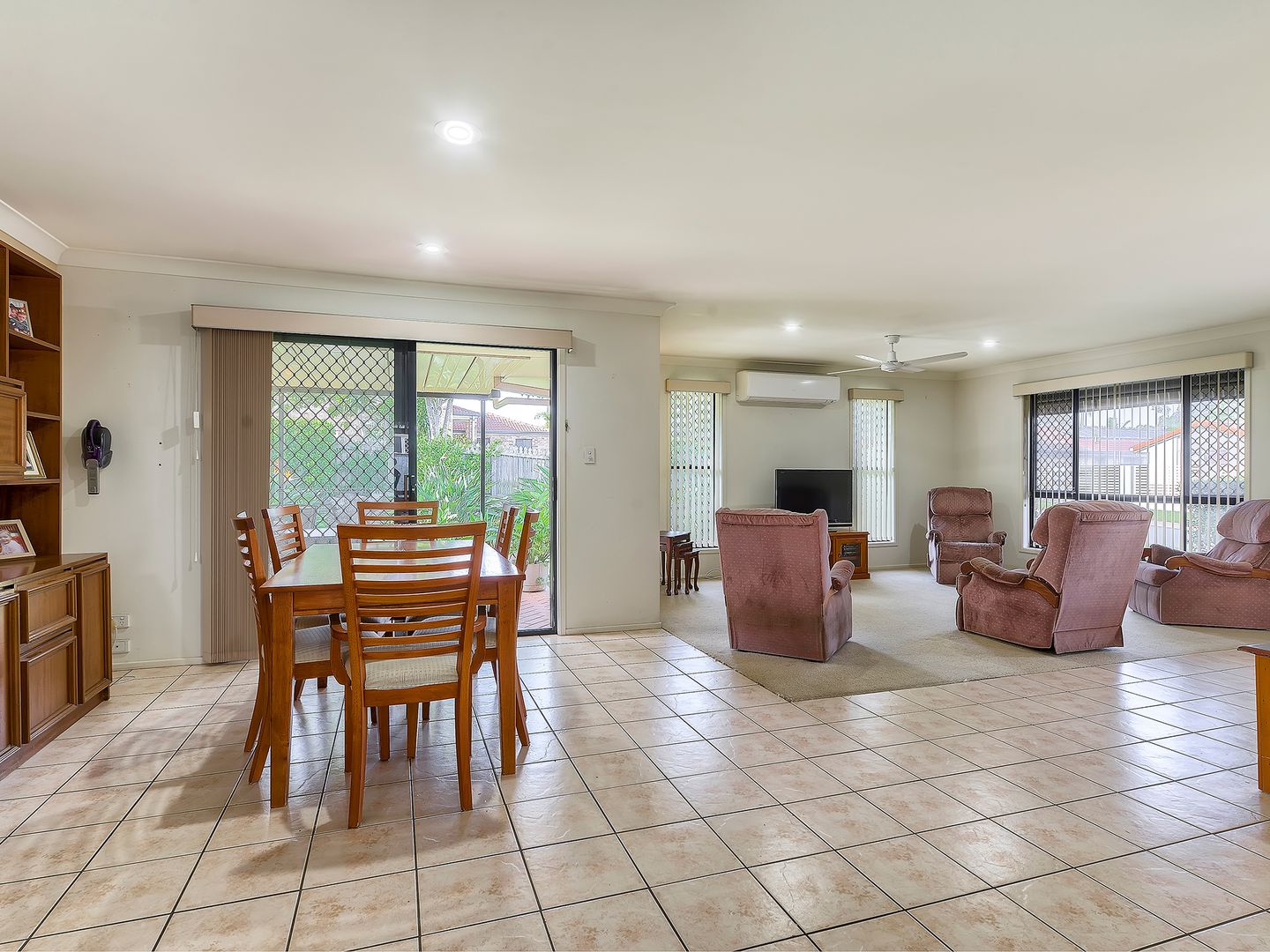 1 Eggleton Place, Wakerley QLD 4154, Image 2