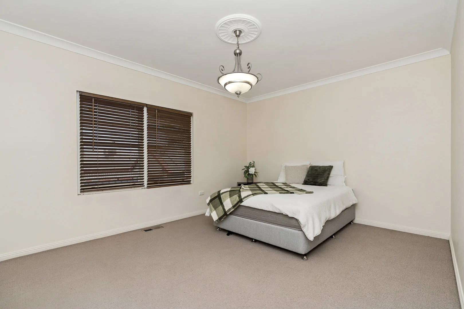 Additional image 15 of 42 Grandview Avenue, Turvey Park NSW 2650