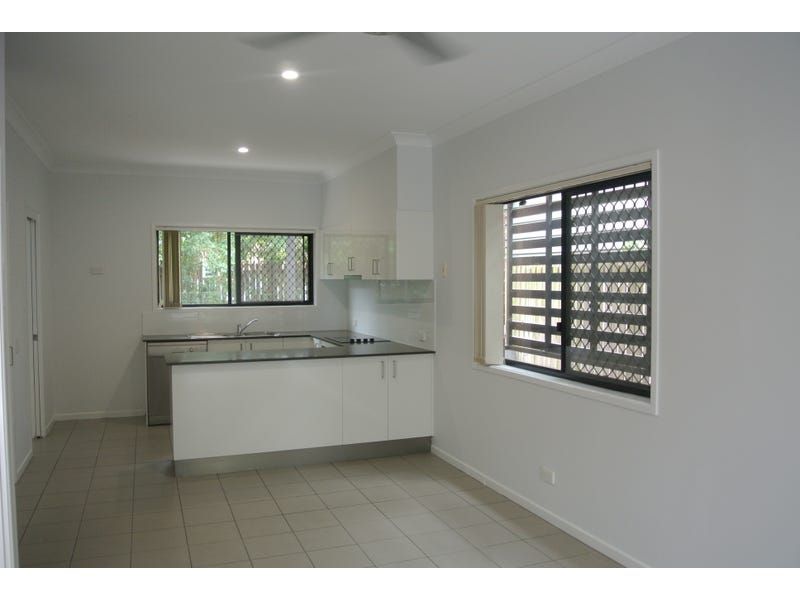 1/7 Cardross Street, Yeerongpilly QLD 4105 Townhouse For Rent 580