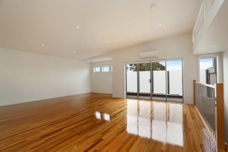 2/6 Green Street, Airport West VIC 3042, Image 1